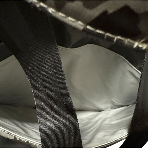 Petunia Pickle Bottom Cinch Convertible Leopard Grey Black Diaper Bag Backpack - Picture 5 of 7